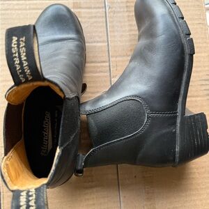 Blundstone women's Black Chelsea Boots